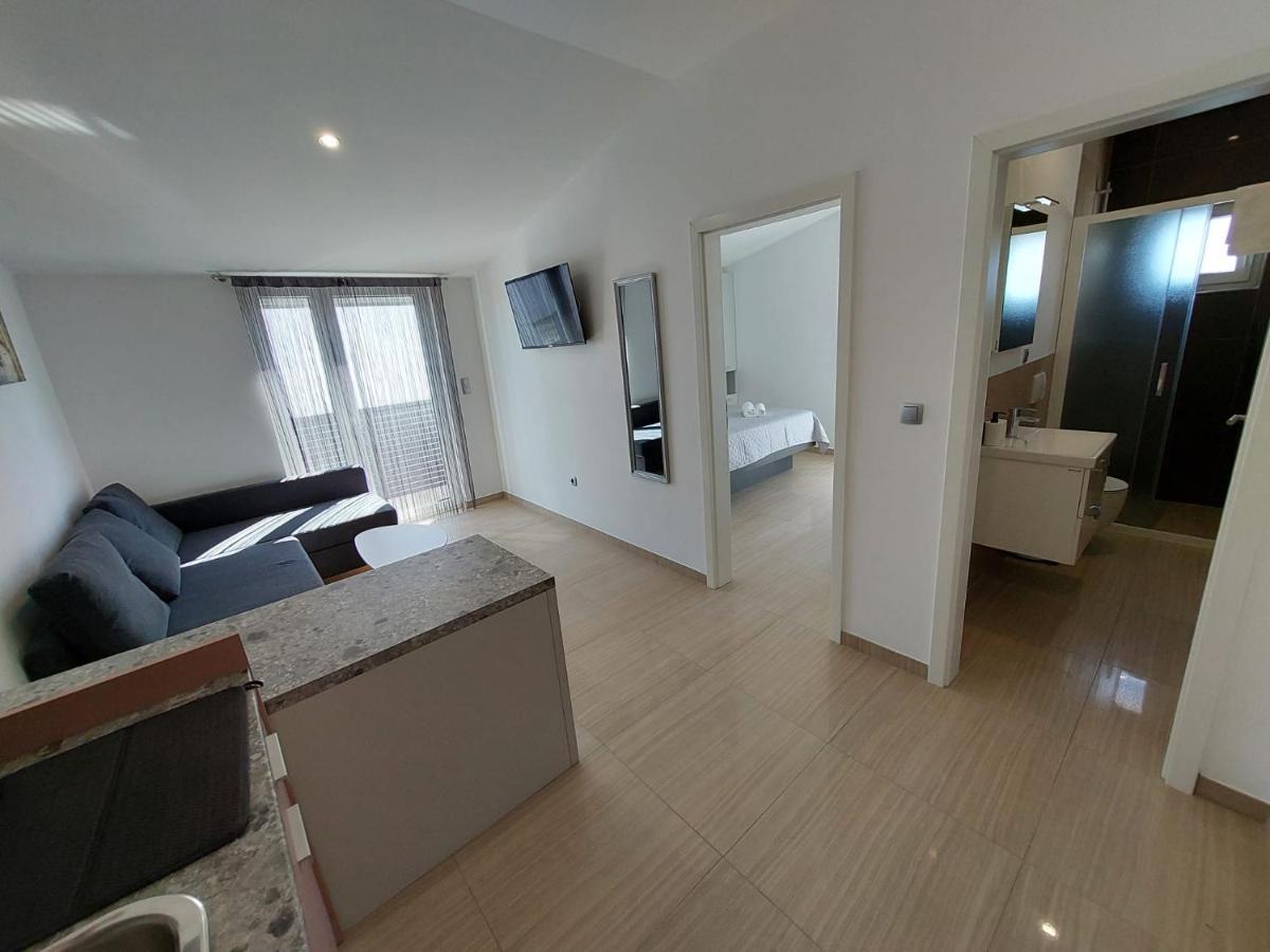 Apartmani Tropical Vodice Exterior photo