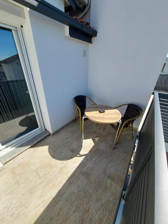 Apartmani Tropical Vodice Exterior photo