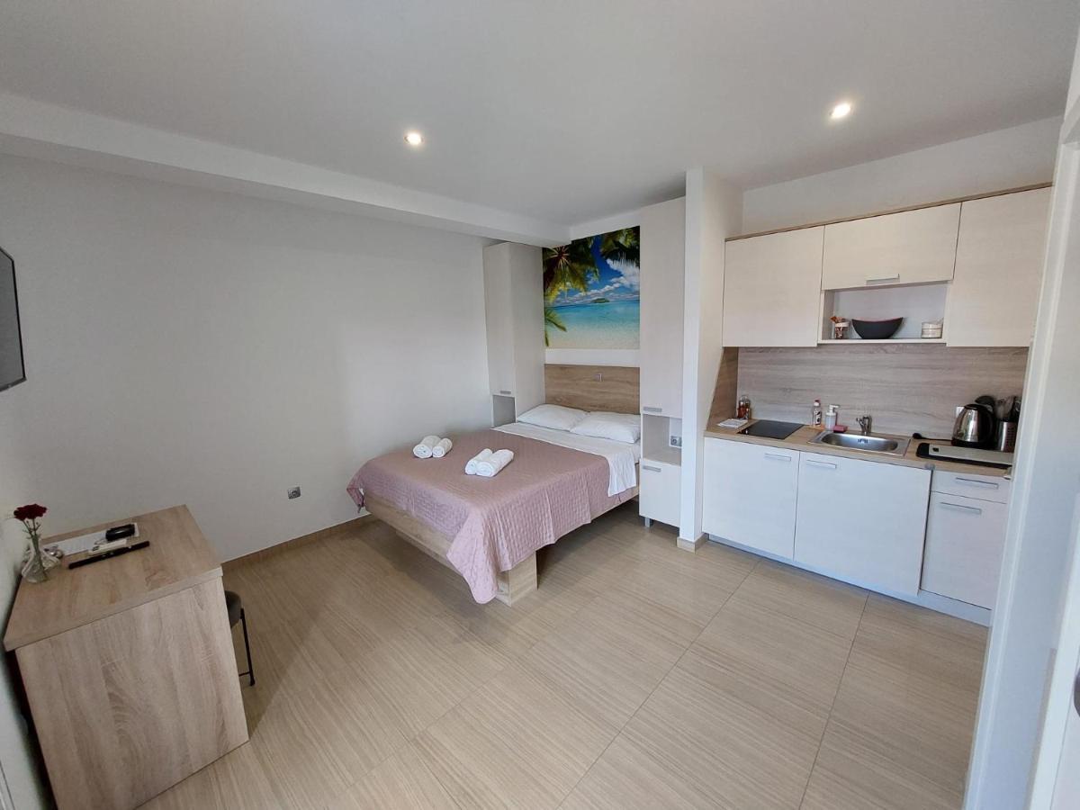 Apartmani Tropical Vodice Exterior photo