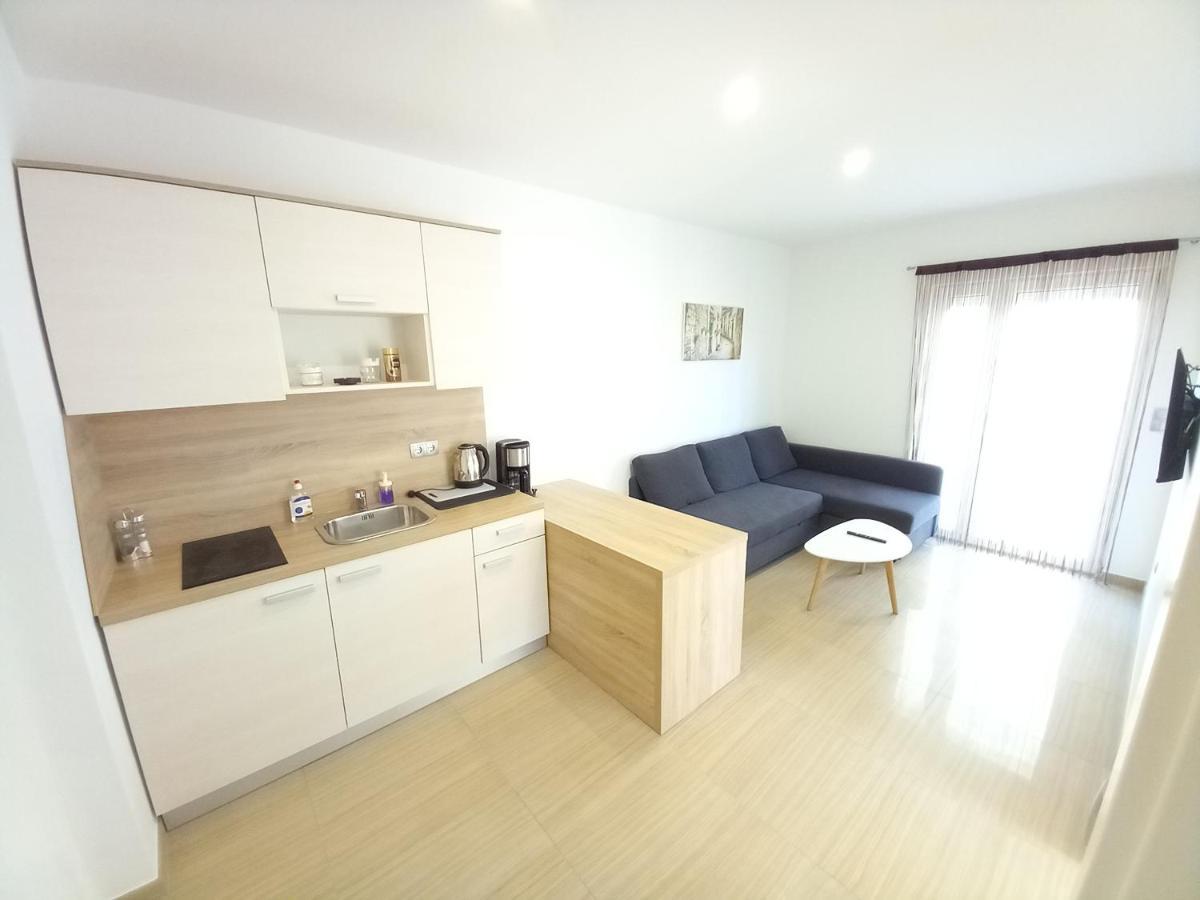 Apartmani Tropical Vodice Exterior photo